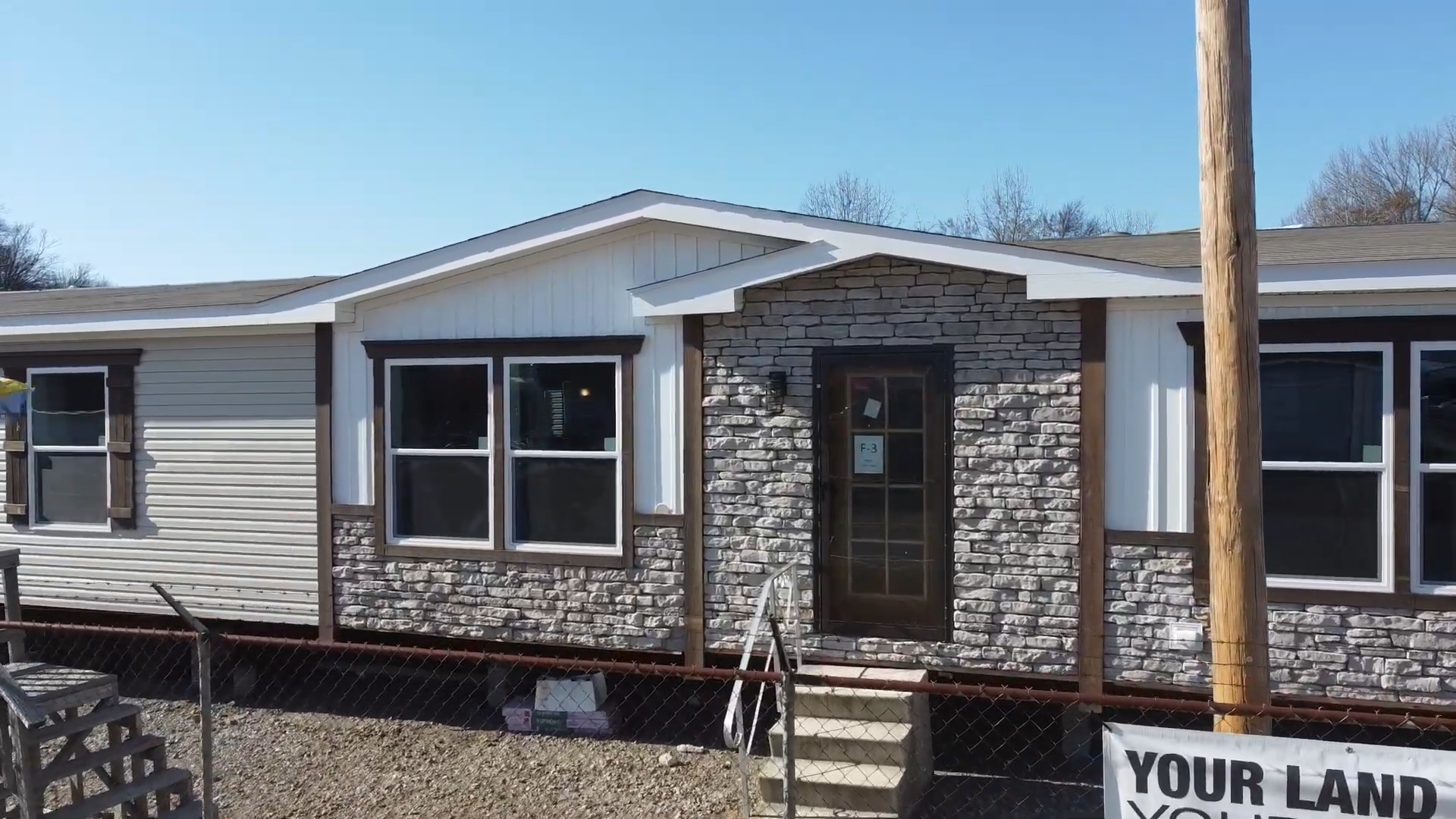 Yellowstone by Franklin Homes | 4 bed, 2 bath mobile house tour