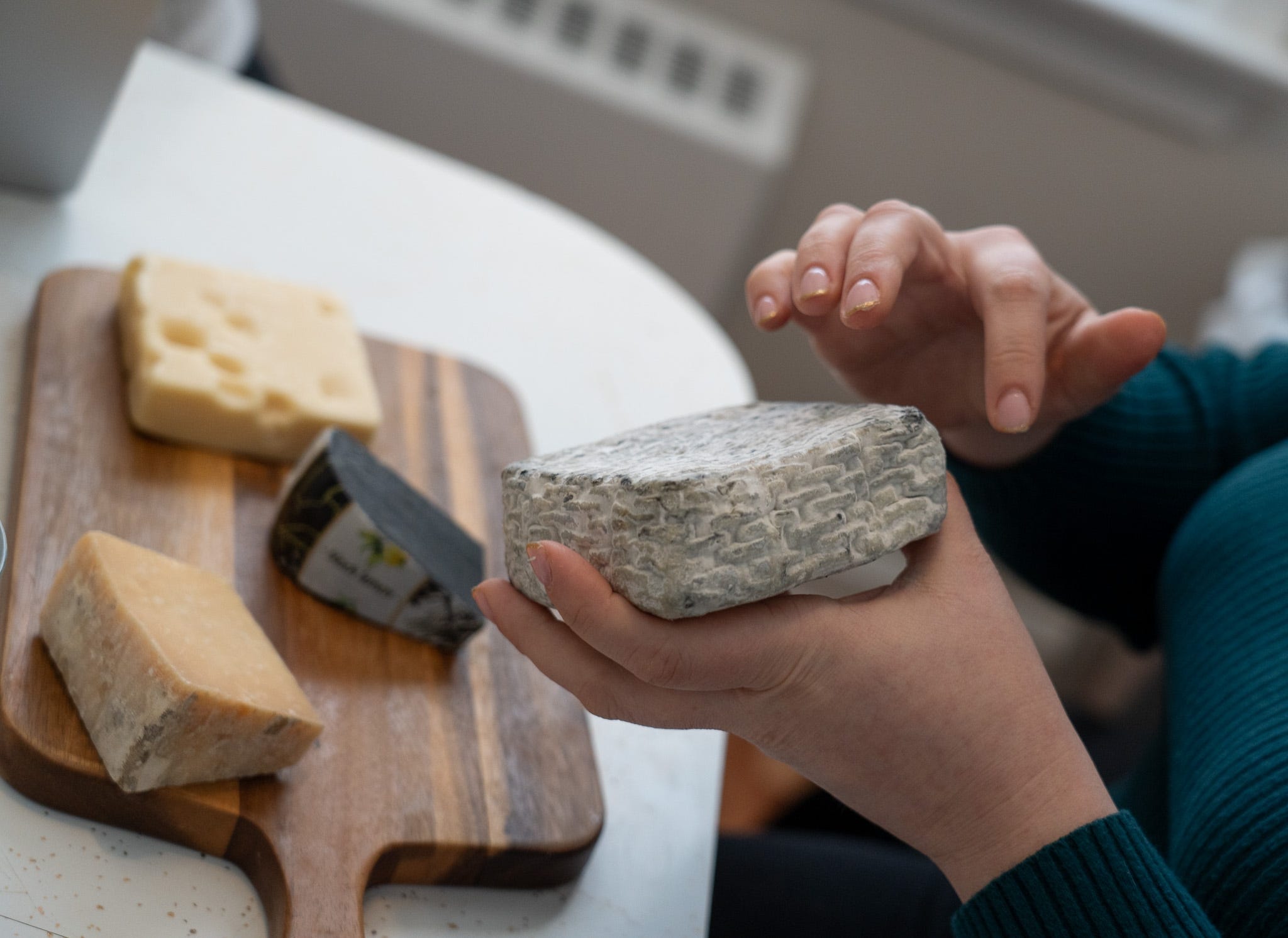 AA1VohD1 Cleveland Cheesemonger's Wild Cheese Pairings Go Viral