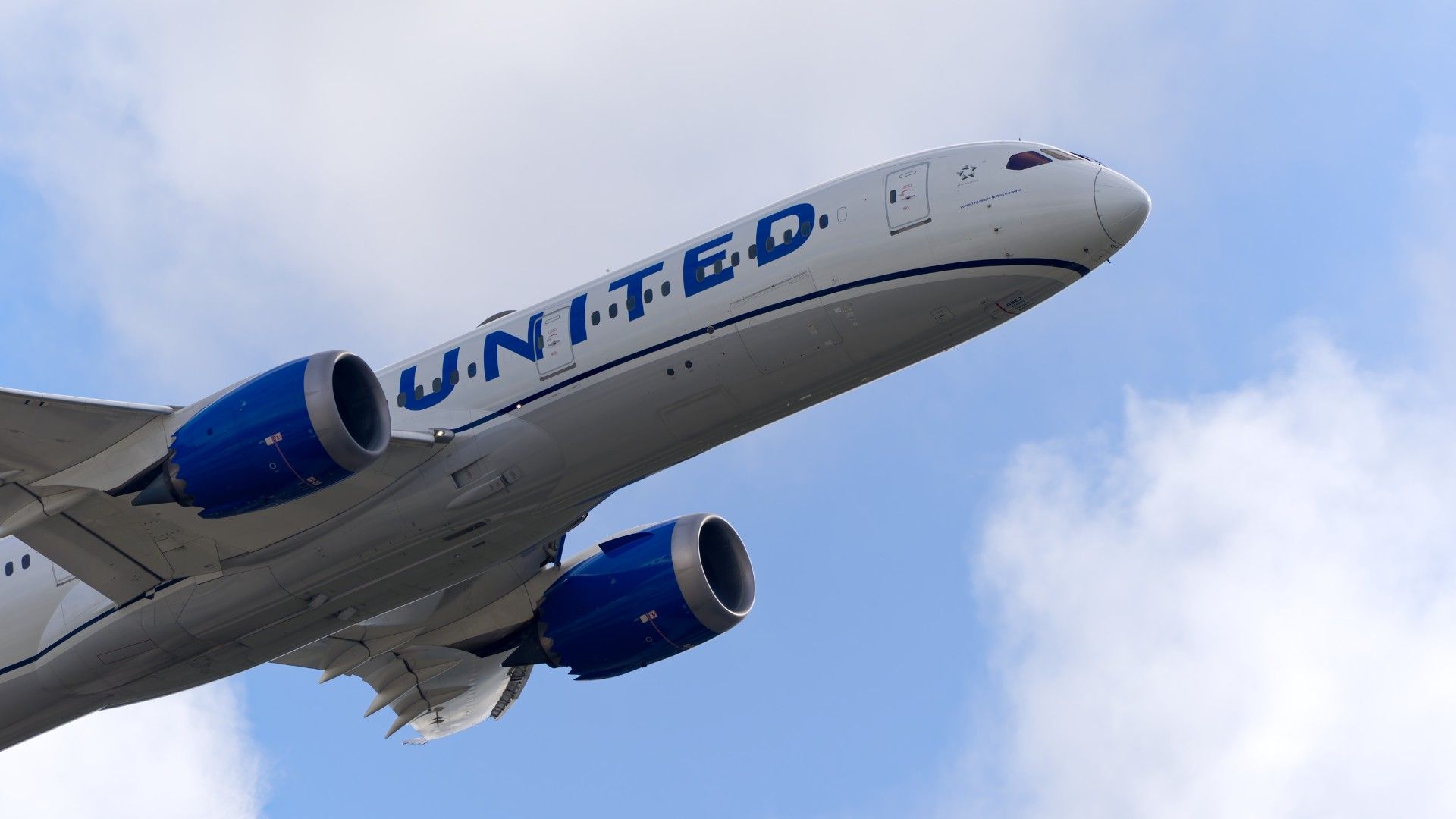 United Airlines expecting to receive 1st premium-heavy Boeing 787-9 in ...