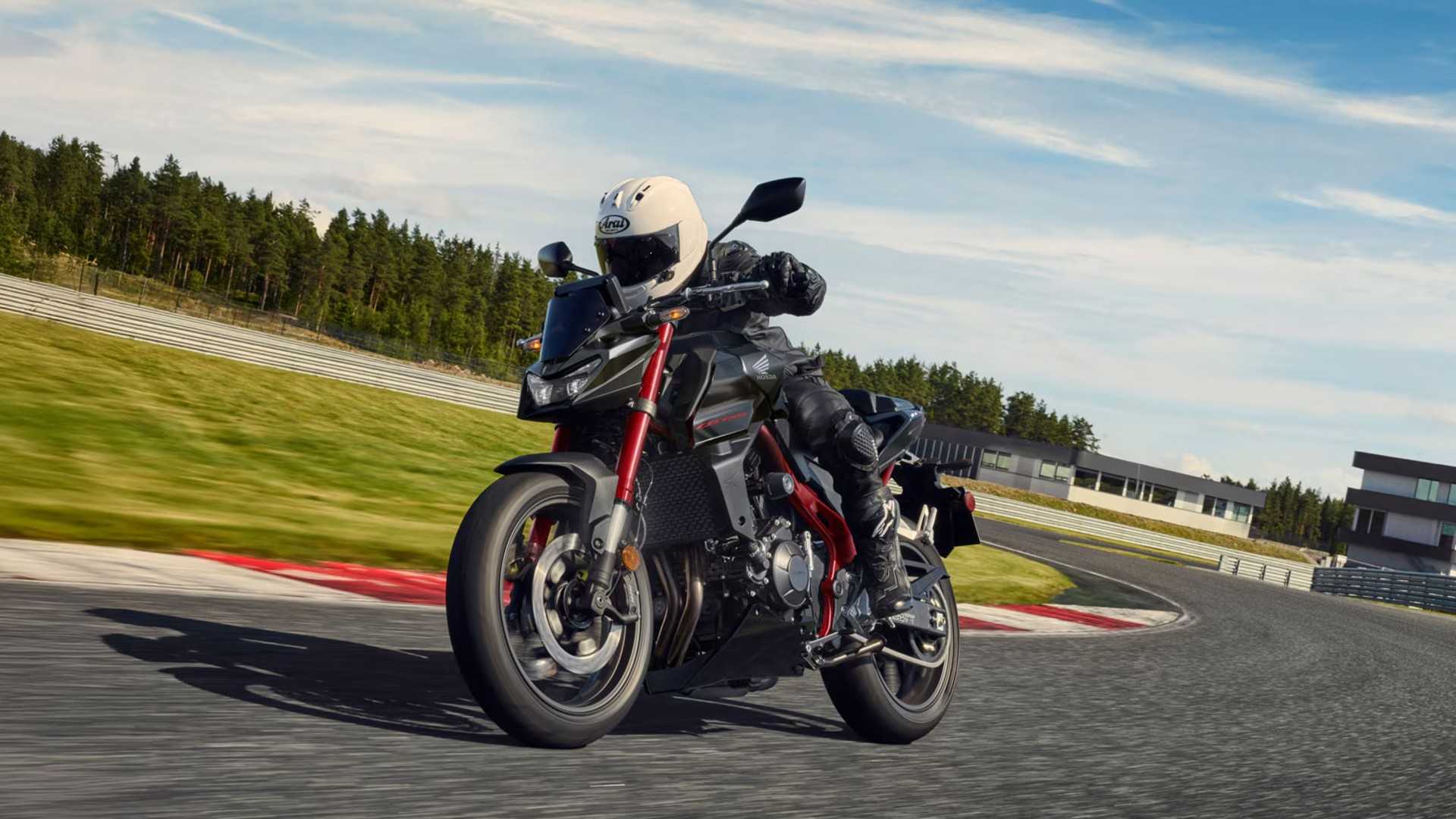 2026 Honda CB750 Hornet E-Clutch Action
