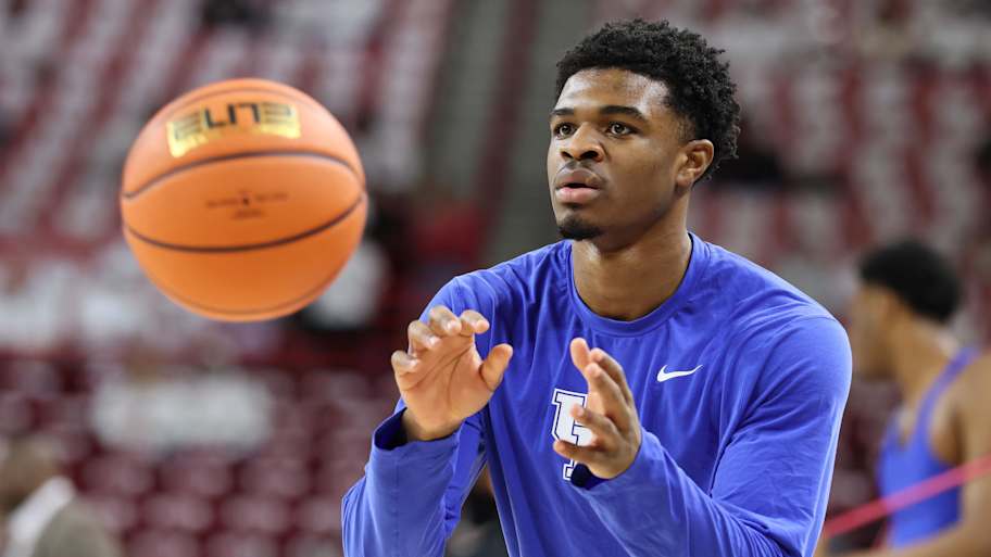 Arkansas shoves Otega Oweh and Kentucky finally punches back<br><br>