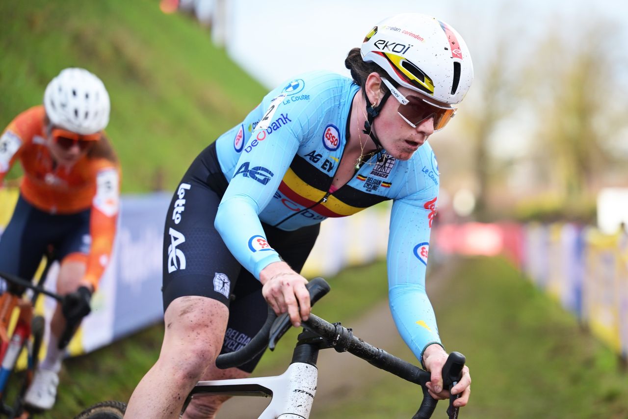 Marion Norbert Riberolle disqualified for unsportsmanlike conduct after a crash in elite women