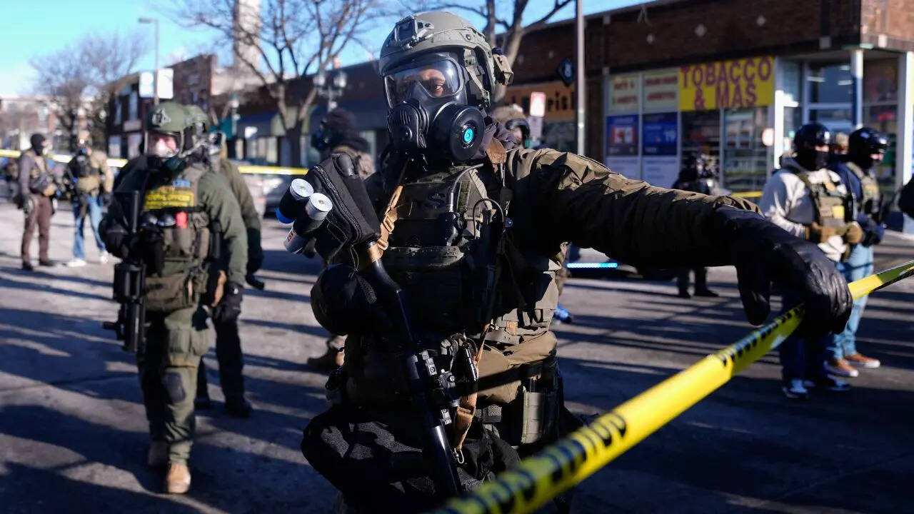 Laredo shooting: Border Patrol agent reportedly shoots man in Texas ...