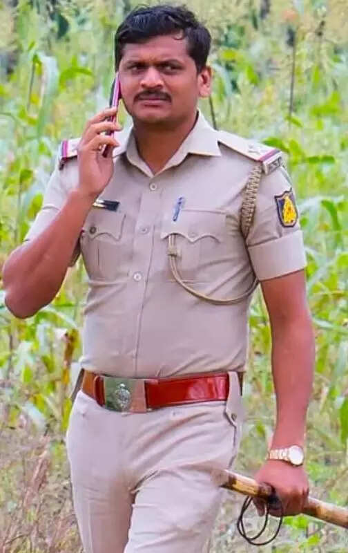 Police sub-inspector caught taking Rs 40,000 bribe in Karnataka