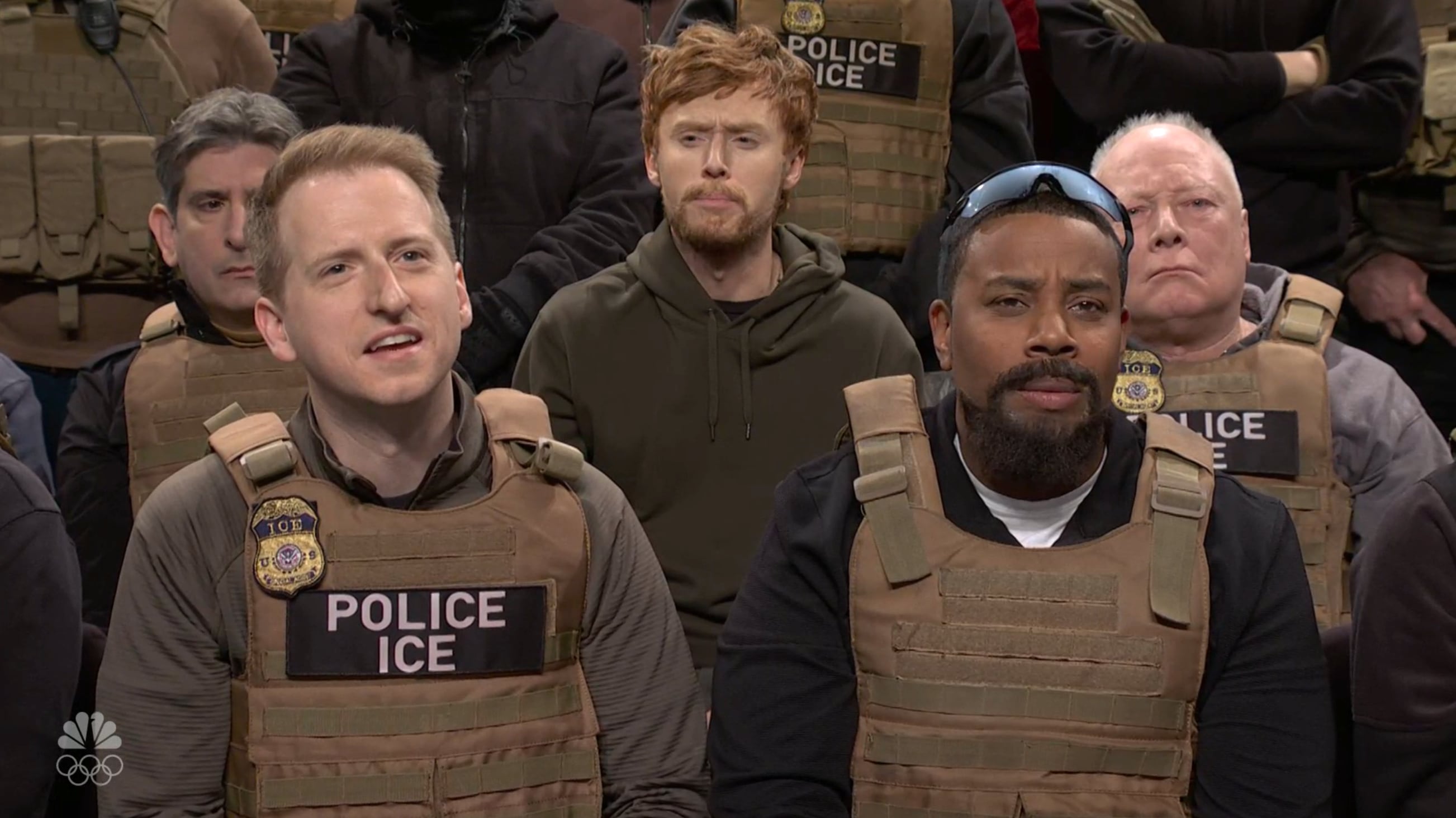 'SNL' star returns to brutally roast moron ICE agents