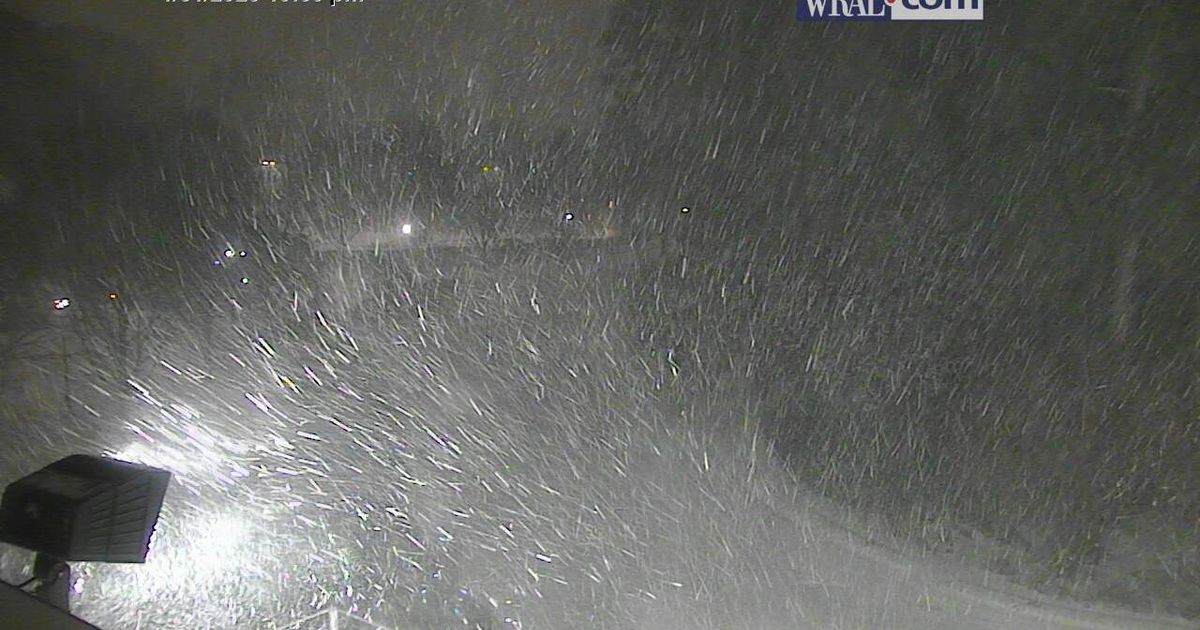 NC winter storm latest: Plowing snow off roads has begun in the Triangle<br><br>