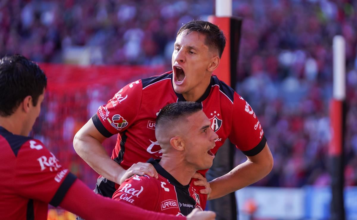 Atlas vs Chivas: Horario y canales para ver el Clásico Tapatío en vivo ...