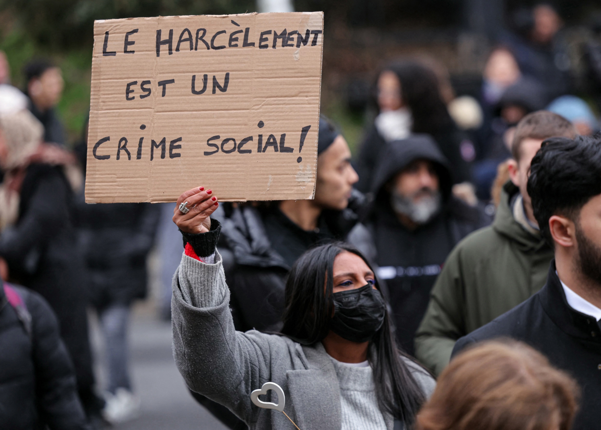Saint-Etienne : une adolescente de 16 ans rouée de coups par six ...
