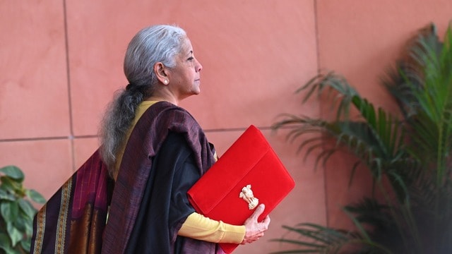 बजट 2026 में एजुकेशन के लिए 139289 करोड़ का मेगाप्लान, युवाओं के लिए क्या  रहा खास