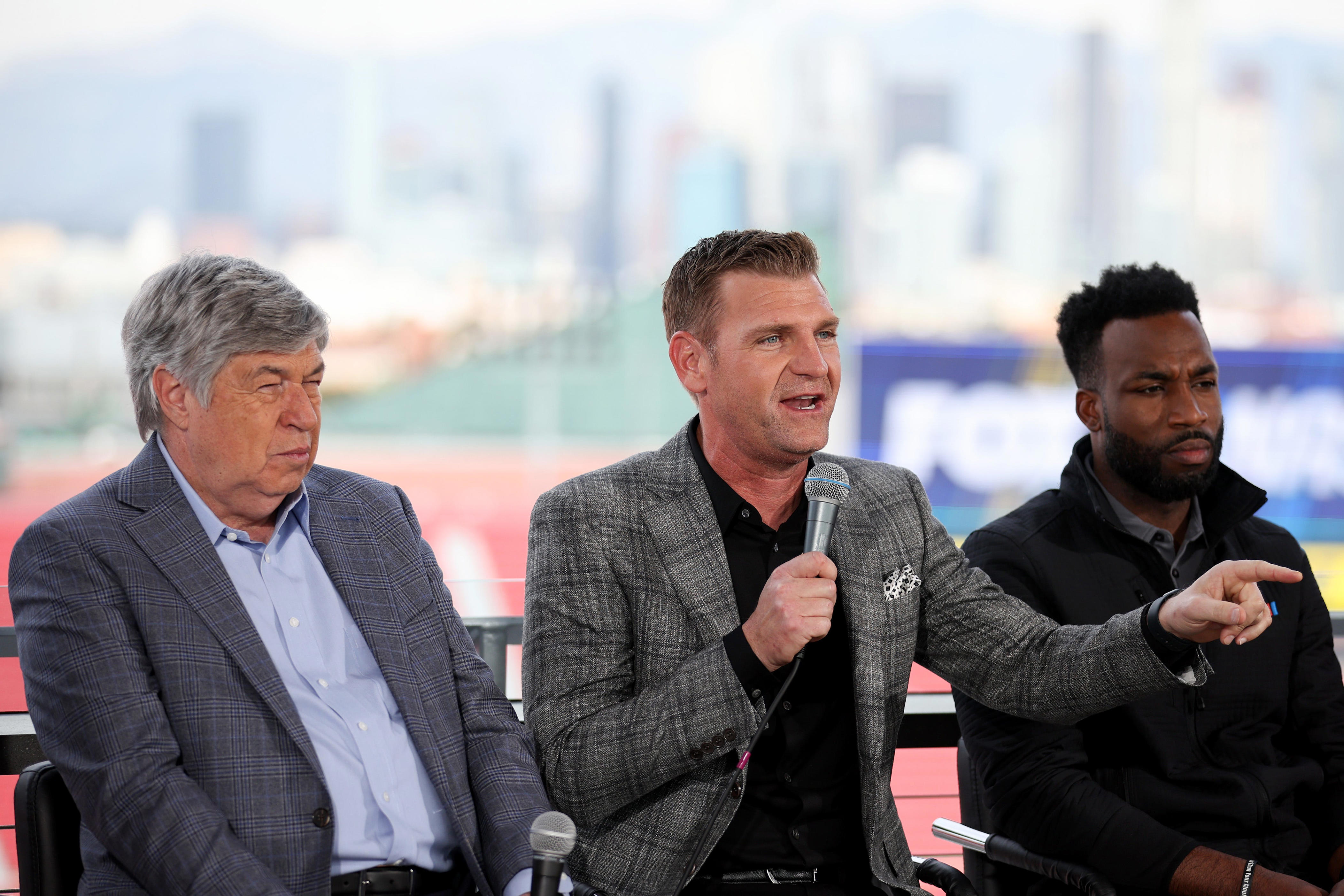 FOX Sports reveals NASCAR broadcast booth for 2026 Cup Series season<br>