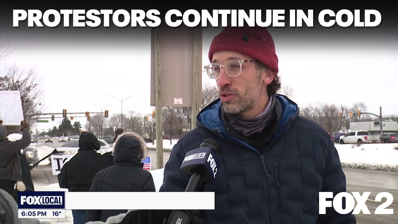 Trump tells feds to stay away from protestors