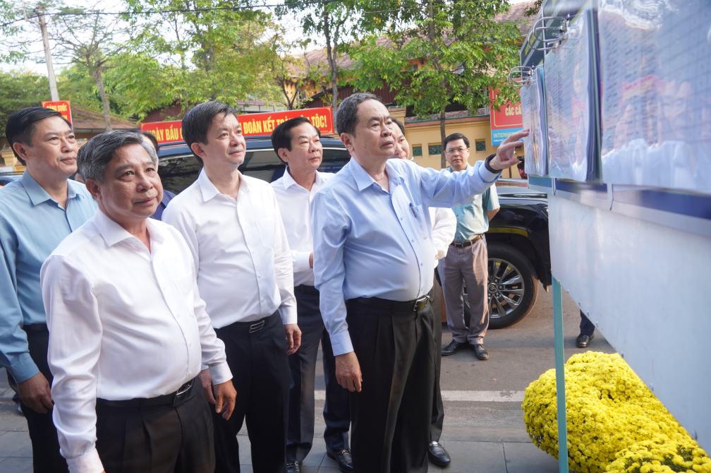 Chủ tịch Quốc hội yêu cầu chú trọng công tác bầu cử ở vùng xa, vùng ven