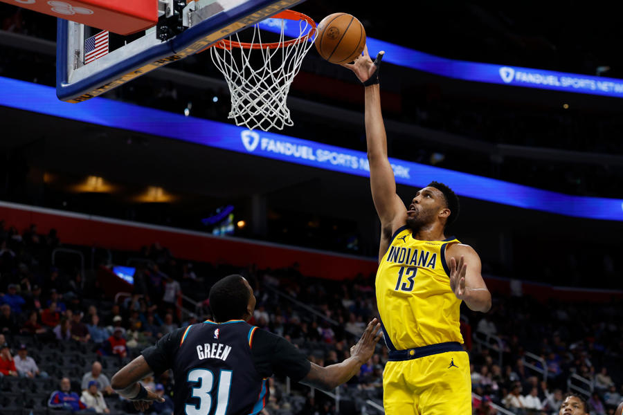 How Tony Bradley 'resurrected his career,' could return to Pacers