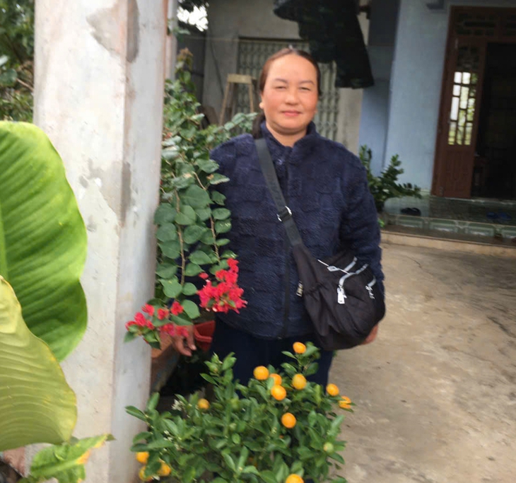 Nhặt được lắc vàng dài gần gang tay, người bán hàng rong trả lại người đánh rơi