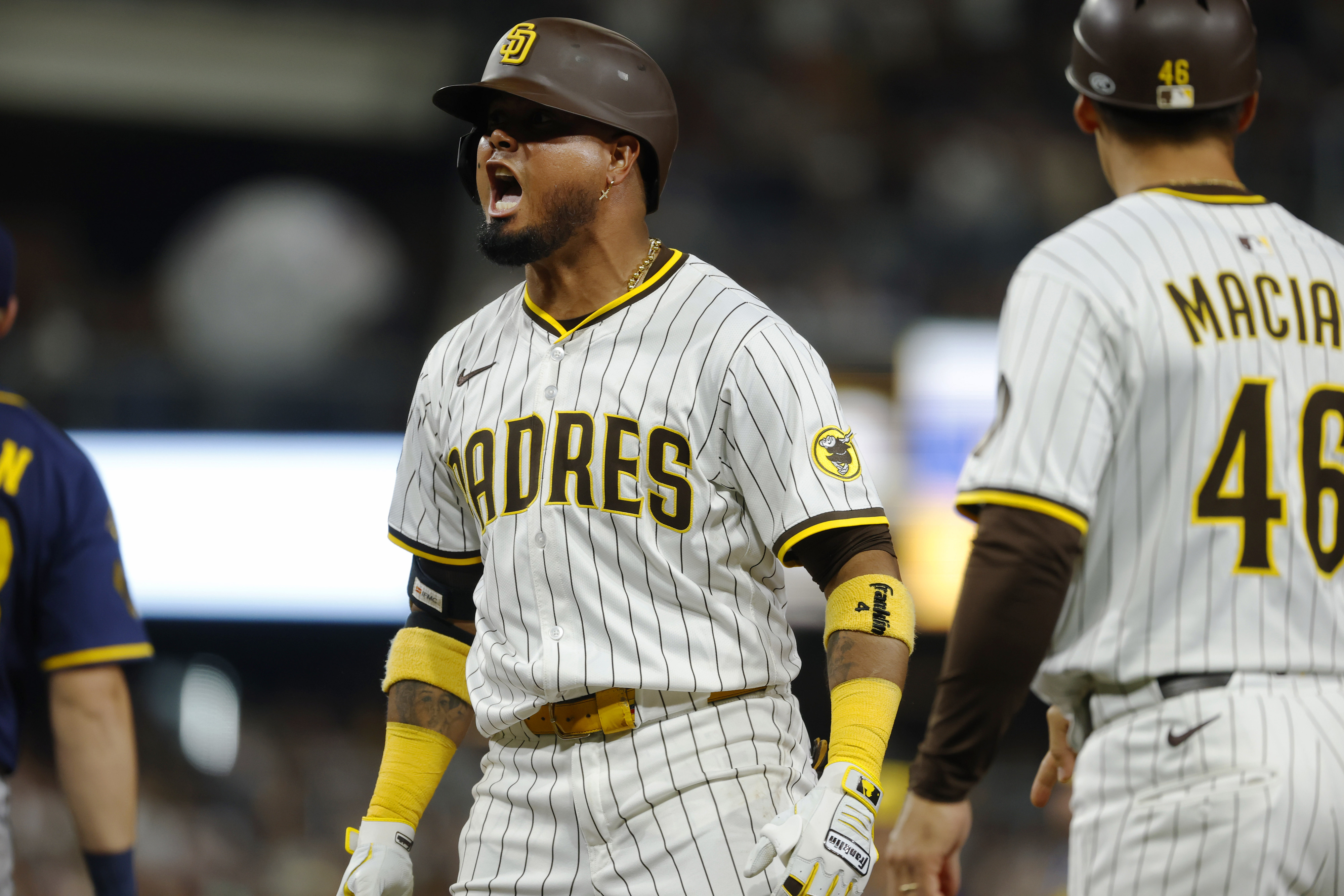Report: Former Padre Luis Arraez signing with Giants<br><br>