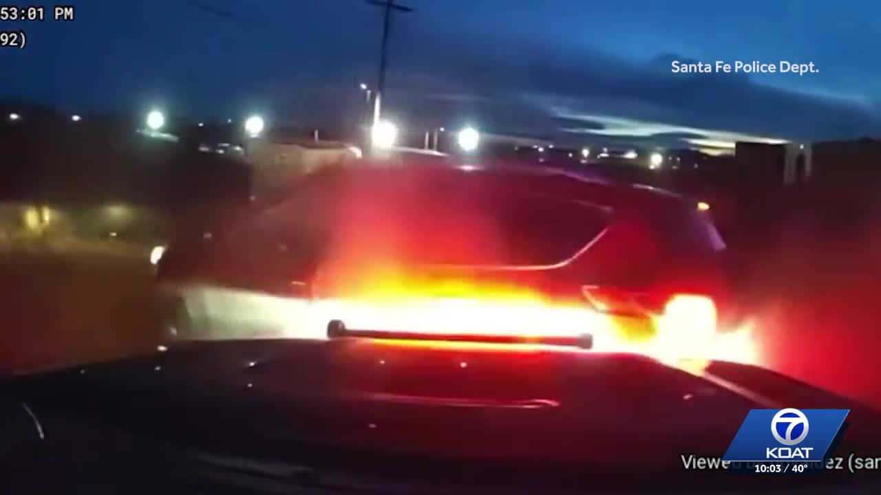 Santa Fe police chase, arrest pair for adult store theft