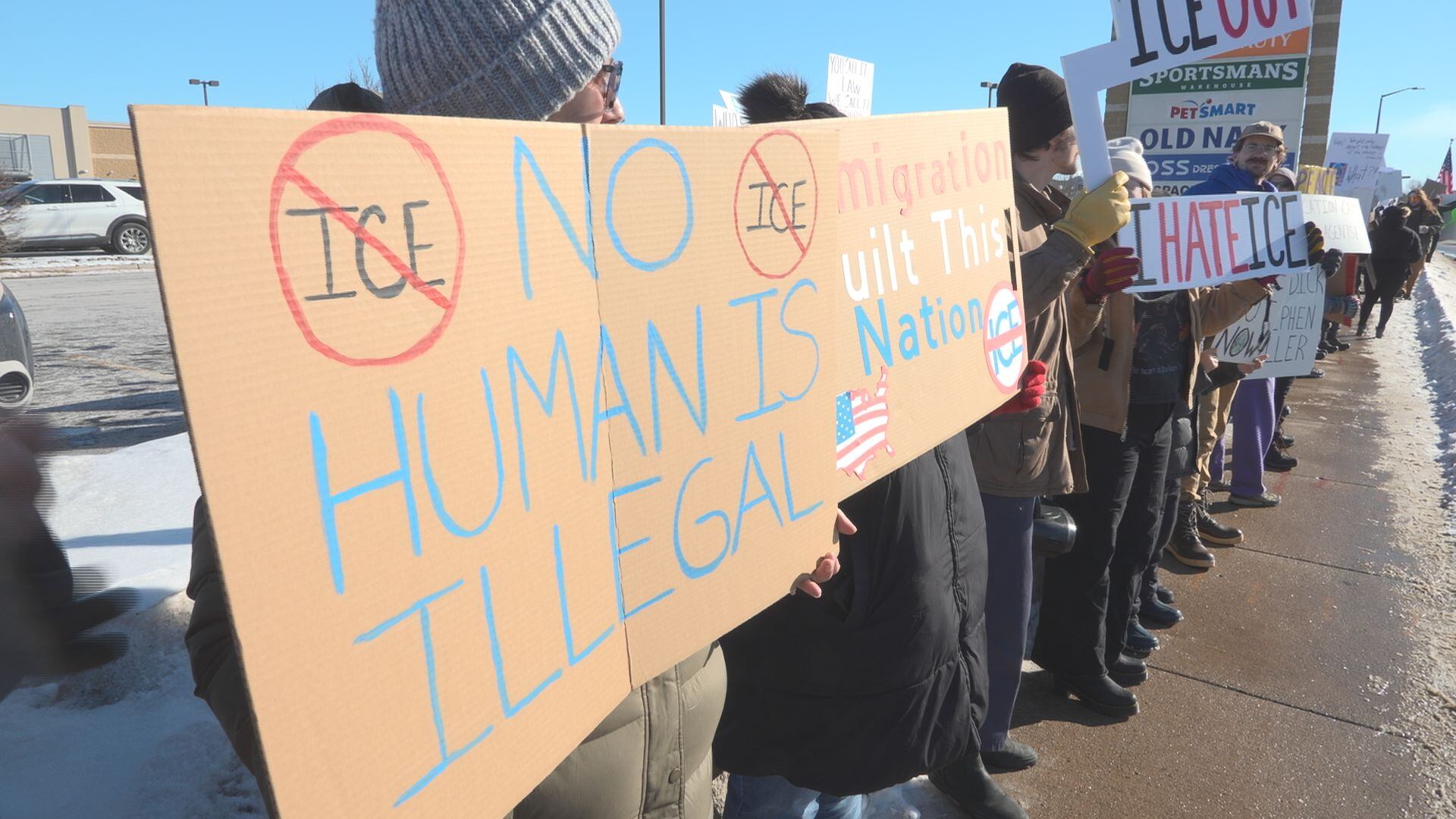 Hundreds on Rib Mountain Drive protest ICE actions