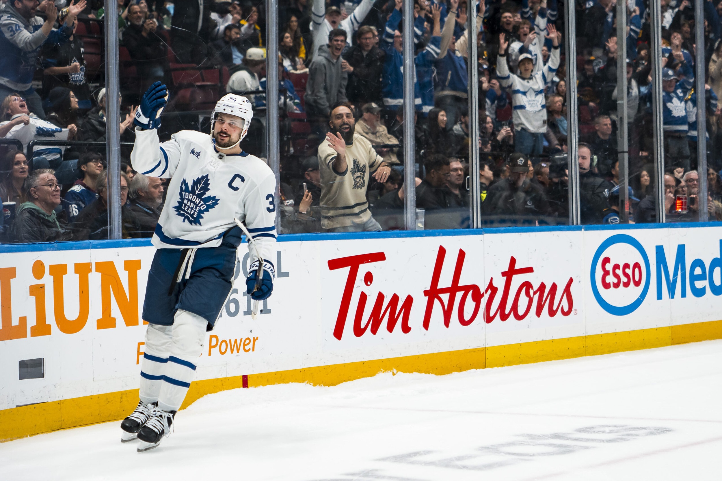 Maple Leafs record pyrrhic victory in shootout win over last-ranked Canucks