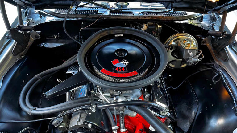 The 450-Horsepower Family Sedan That History Forgot — image 2