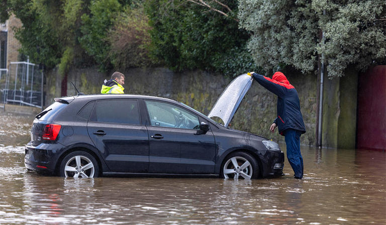 Met Eireann issue new weather warning for eight counties amid fears of ...