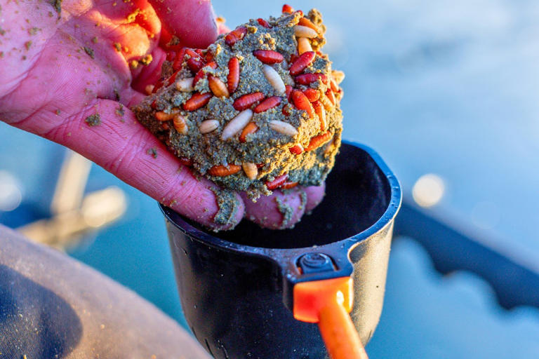 How to fish through the ice