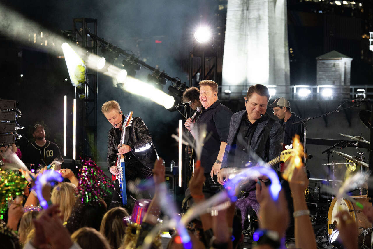Review: Rascal Flatts' safe crowd-pleasers overcome 'ghastly' opener