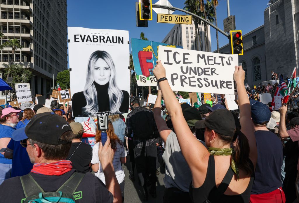 50 arrested as DTLA protests spiral into violence, feds put 'anarchists ...
