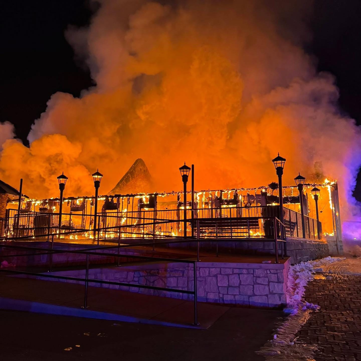 Fire destroys Herman Wenwood Winery