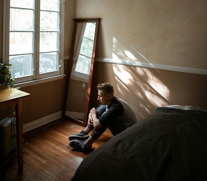 “No One Can Stop Me”: 38 People Confess To The Weirdest Things They Do Living Alone