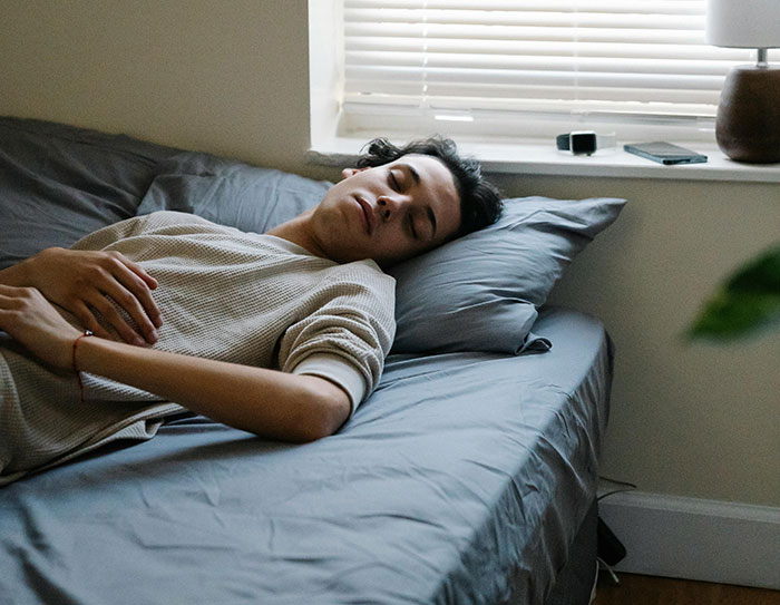 “No One Can Stop Me”: 38 People Confess To The Weirdest Things They Do Living Alone