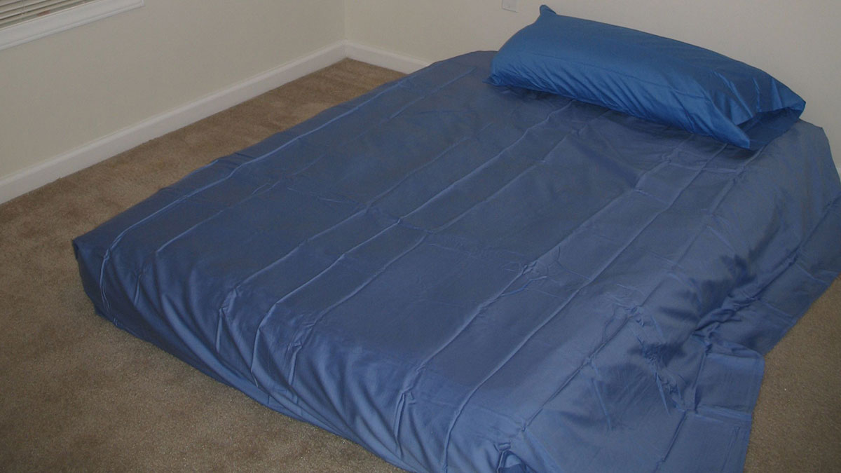 “No One Can Stop Me”: 38 People Confess To The Weirdest Things They Do Living Alone