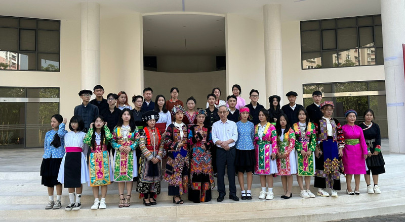 Thắp ước vọng bước ra thế giới