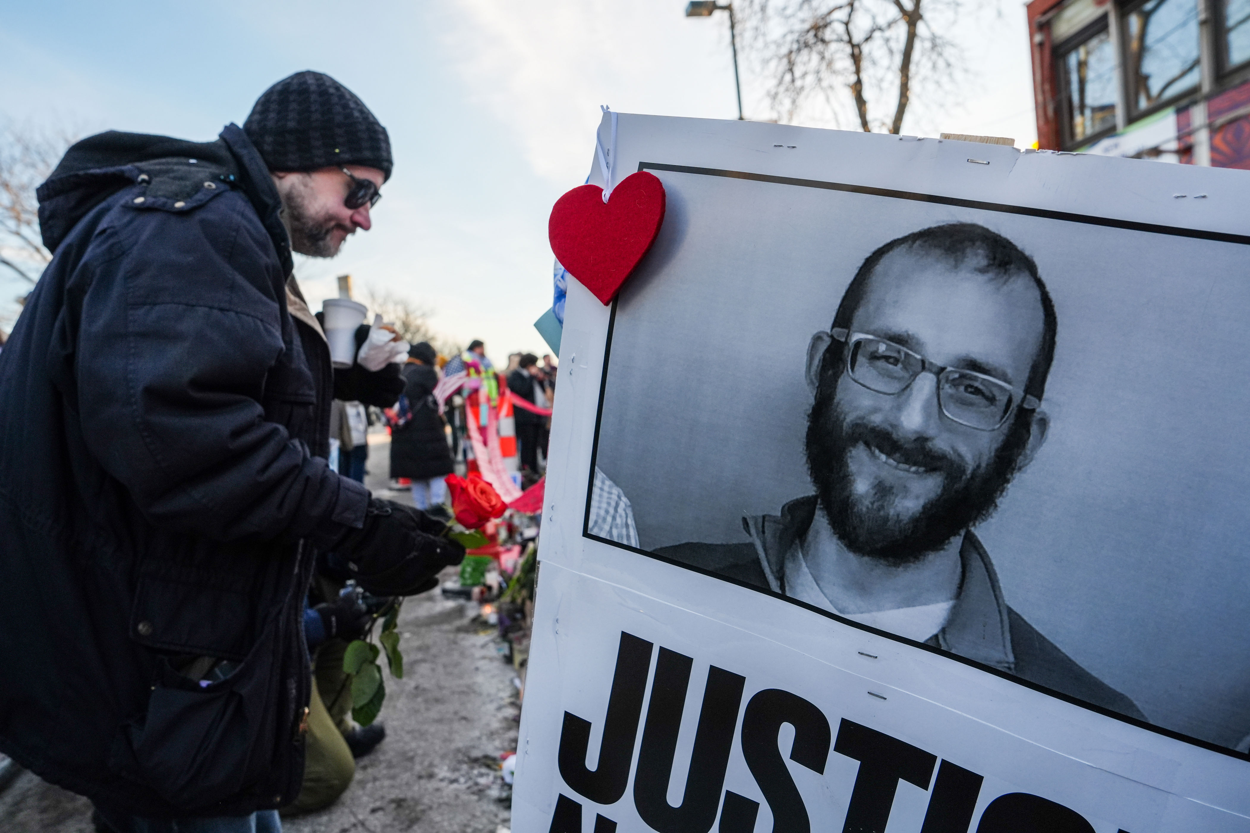 Federal agents who shot Alex Pretti identified: Report<br>