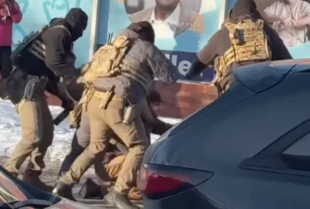 Two CBP agents identified in Alex Pretti shooting