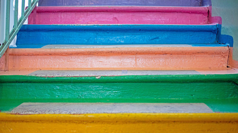 Say goodbye to boring concrete steps and try this stylish painted upgrade