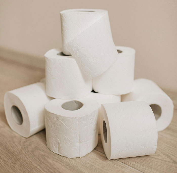 “No One Can Stop Me”: 38 People Confess To The Weirdest Things They Do Living Alone
