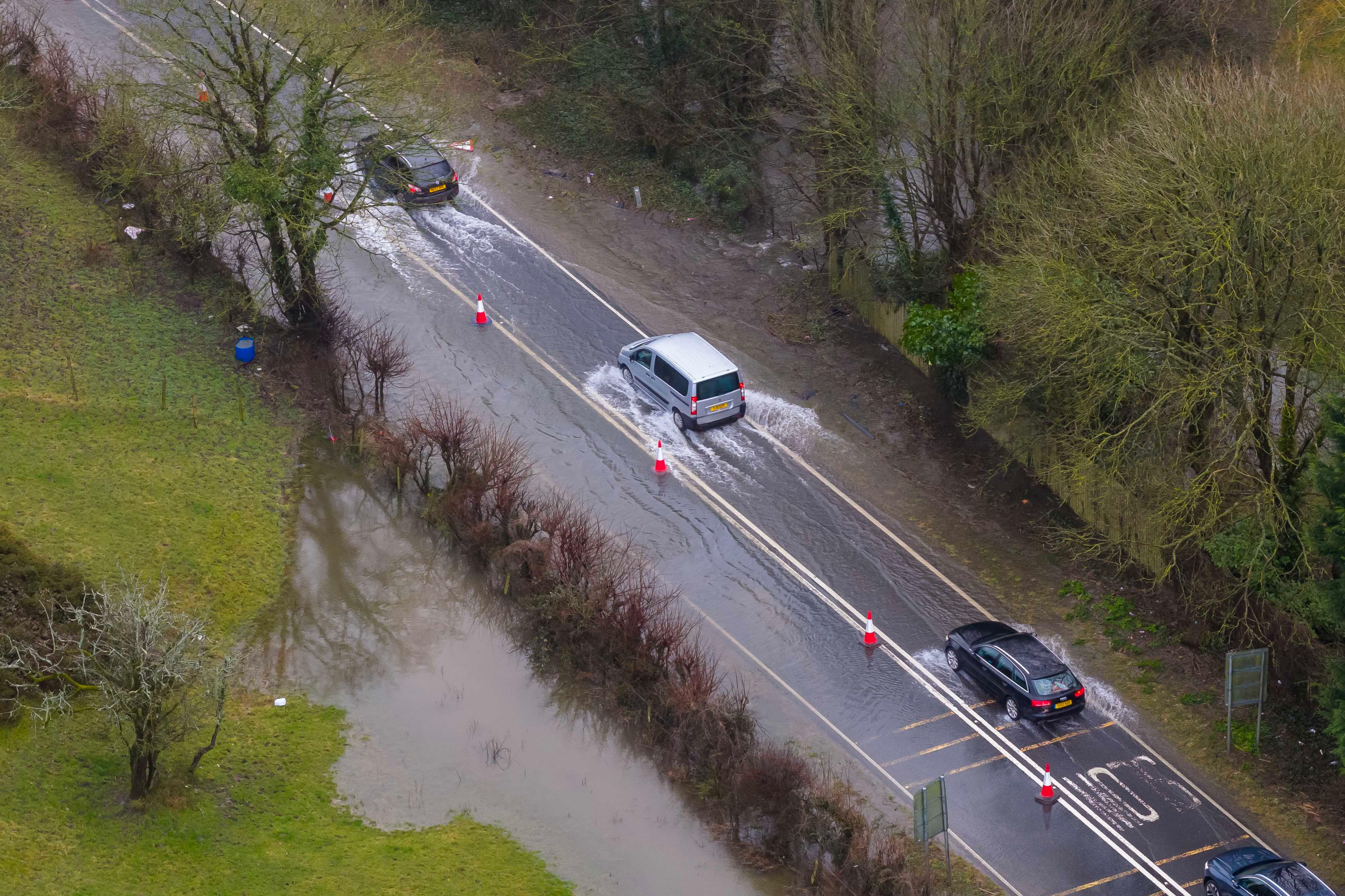 Met Office maps show yellow weather warnings for ice and rain this week