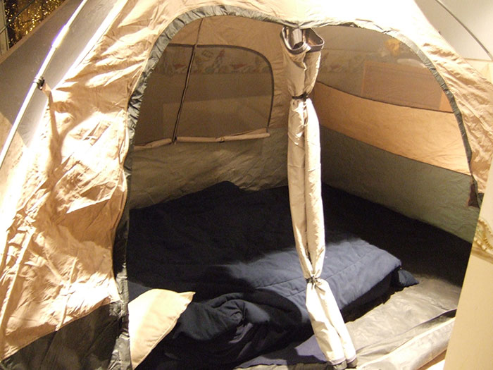 “No One Can Stop Me”: 38 People Confess To The Weirdest Things They Do Living Alone