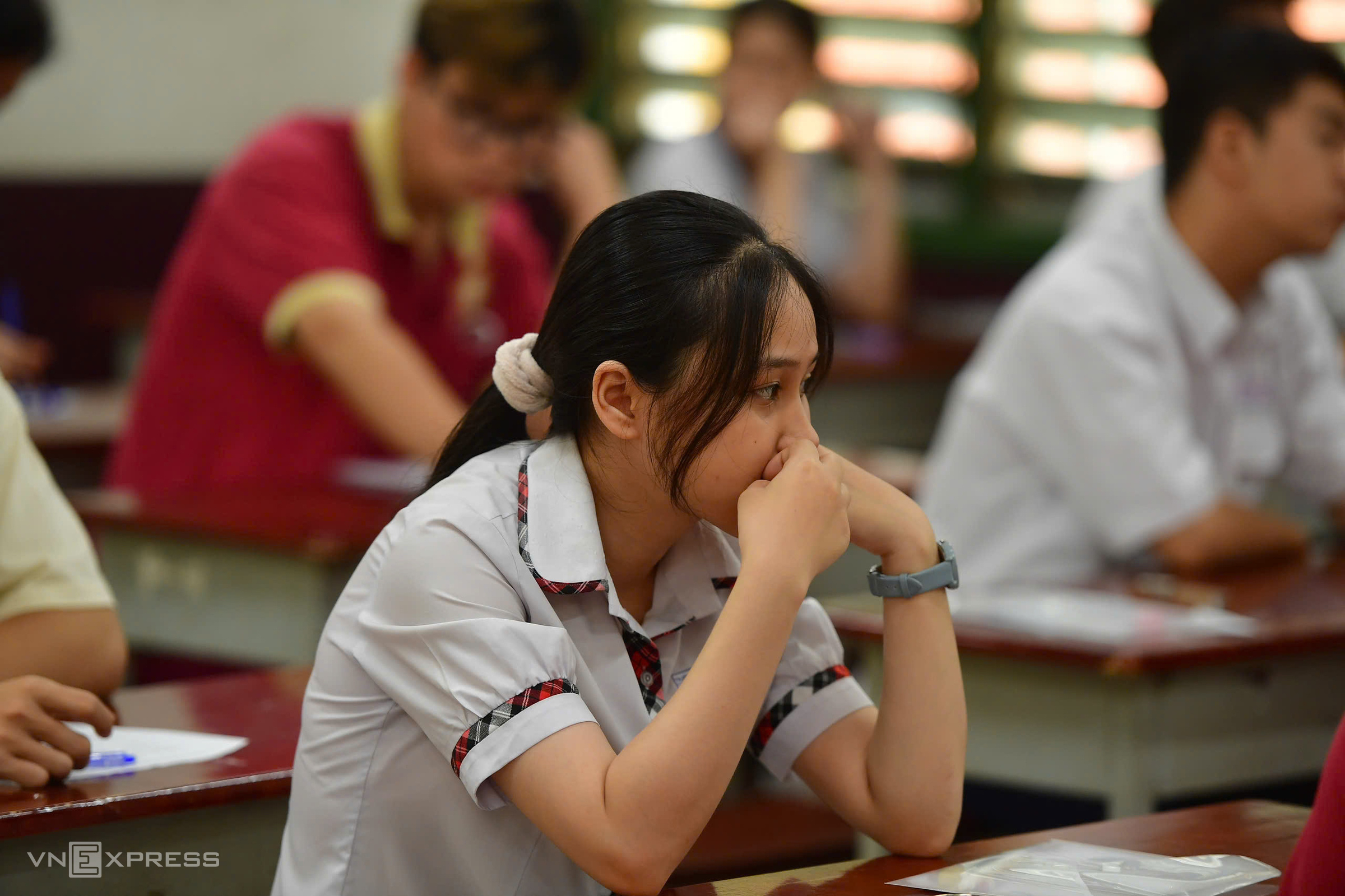 Áp sàn 16 điểm thi với xét tuyển học bạ rất nguy hiểm