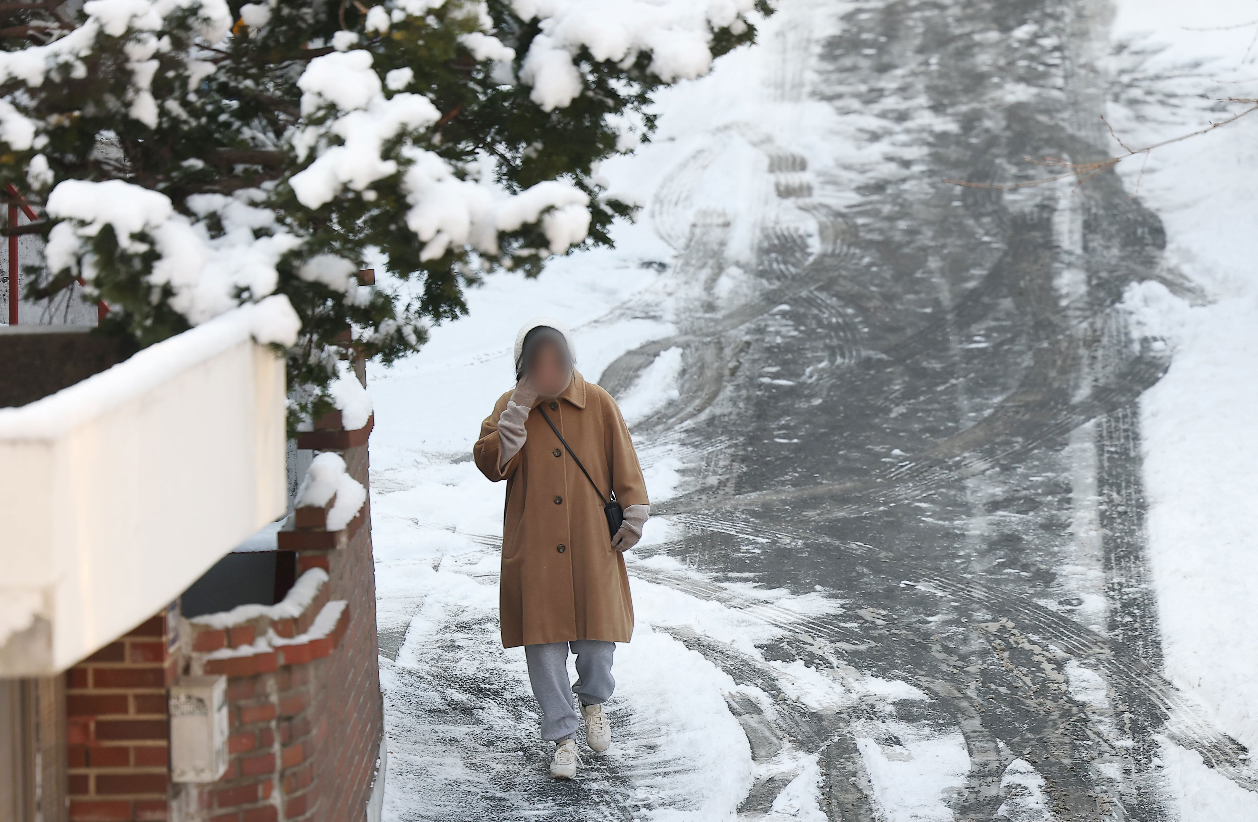 Snow clears as temperatures near seasonal levels