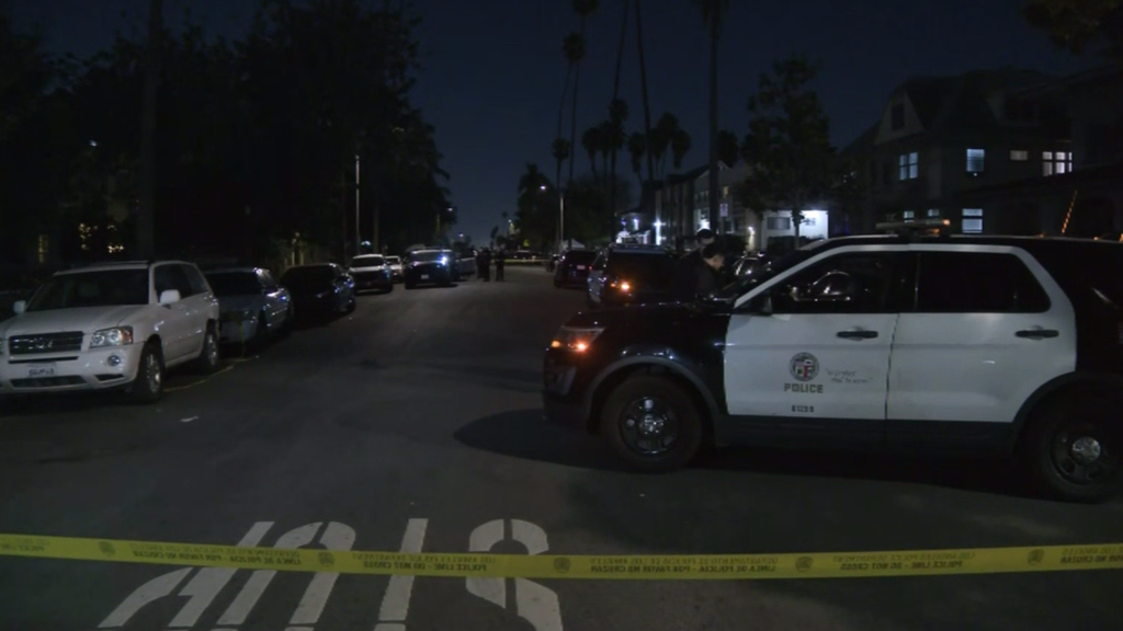 1 dead, 1 wounded after shooting in South Los Angeles