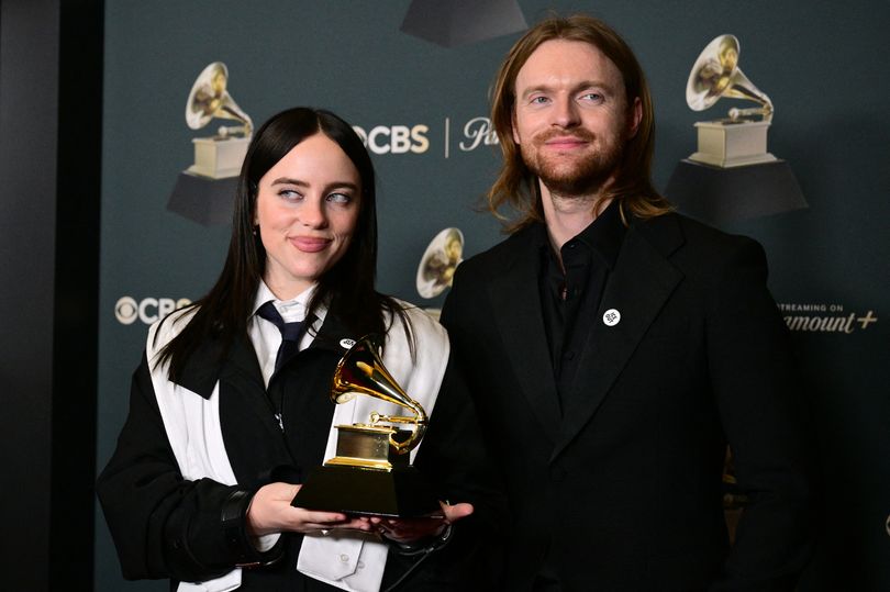 grammy-awards-2026-all-the-celebs-that-snubbed-trump-by-wearing-ice-pins