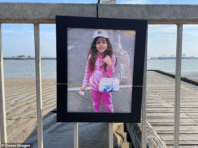 Little girl, nine, was playing on jetty when she slipped into Thames ...