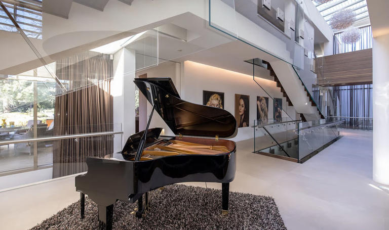 door-beruchte-roger-lips-voor-21-miljoen-gebouwde-villa-in-uden-na