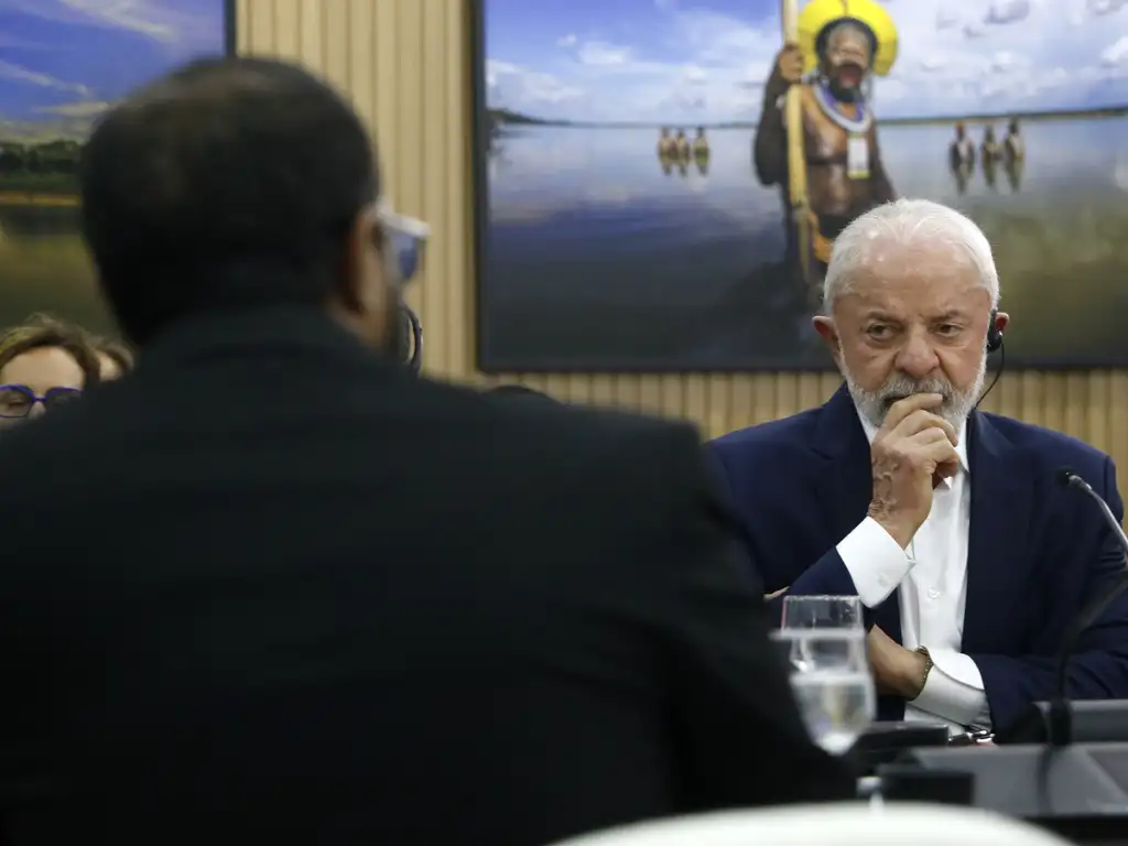 Investigações apontam que o governo Lula está envolvido no escândalo bilionário do Banco Master, tendo recebido R$ 303,6 milhões