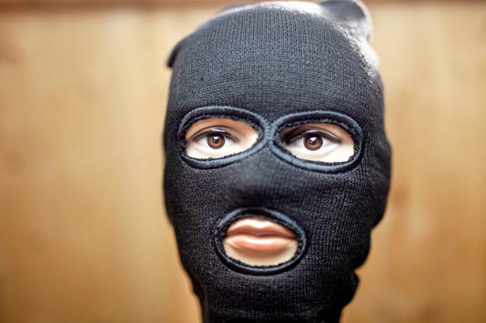 Around 6k people have a petition calling for Transport for London to ban passengers wearing balaclavas on the Tube
