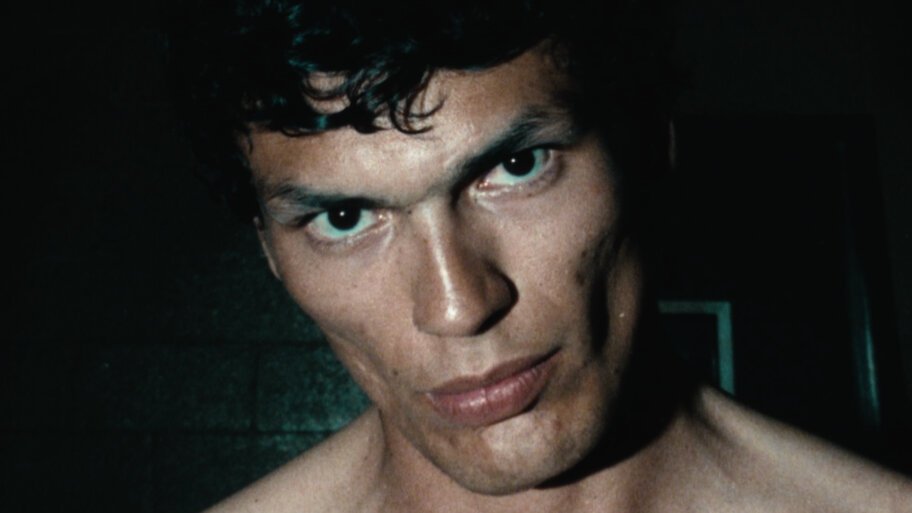 El caso del “Night Stalker”, un monstruo con dientes podridos