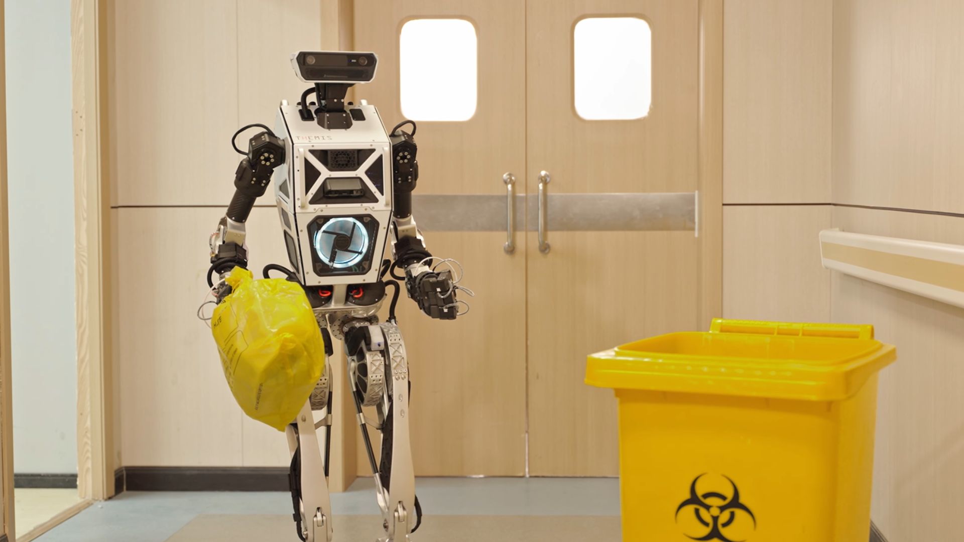 Video: New US humanoid robot navigates complex paths while walking and ...