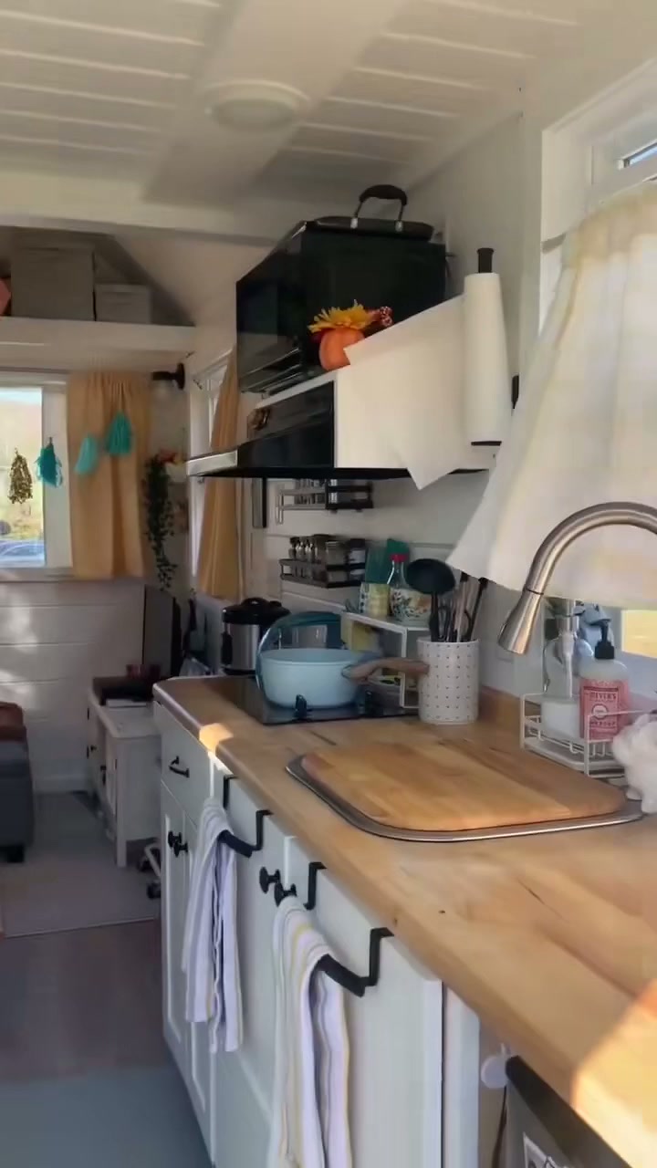 Photo inspiration: Picture Idea: They Transformed A Tiny House With Clever Hacks