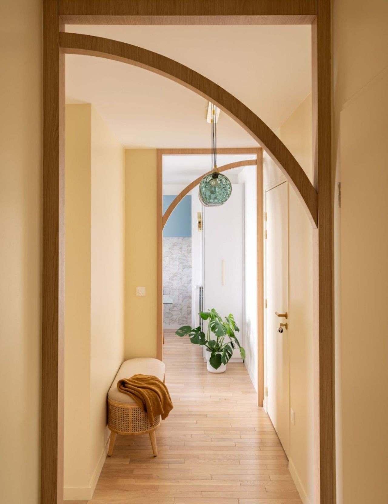 Les astuces des architectes pour aménager une entrée dans un couloir